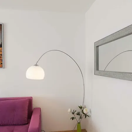 Laura Apartament *